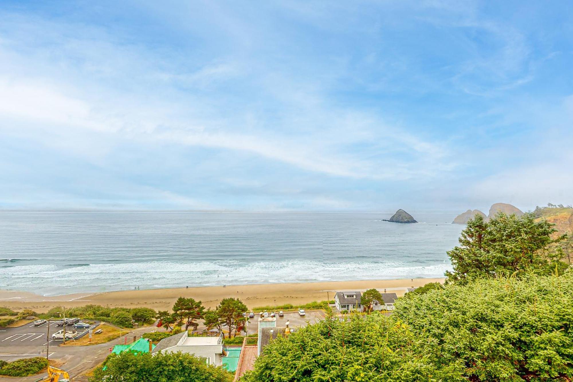 Berni's Ocean View Castle - The Potter's Wheel * Oceanside