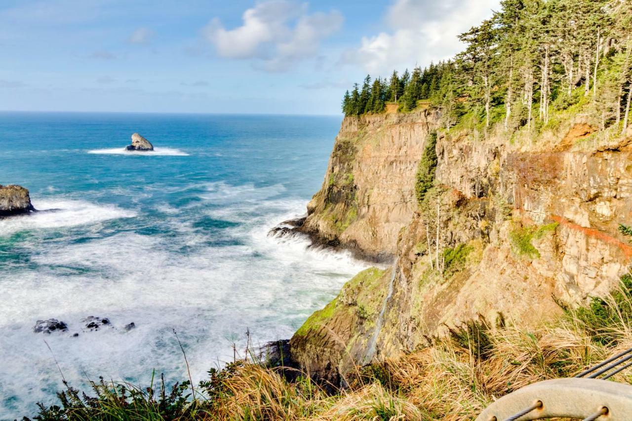 Berni's Ocean View Castle - The Potter's Wheel Apartment *